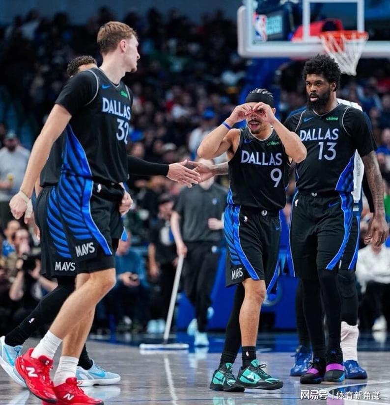 湖人重回西部第2!得亏浓眉,独行侠又行了