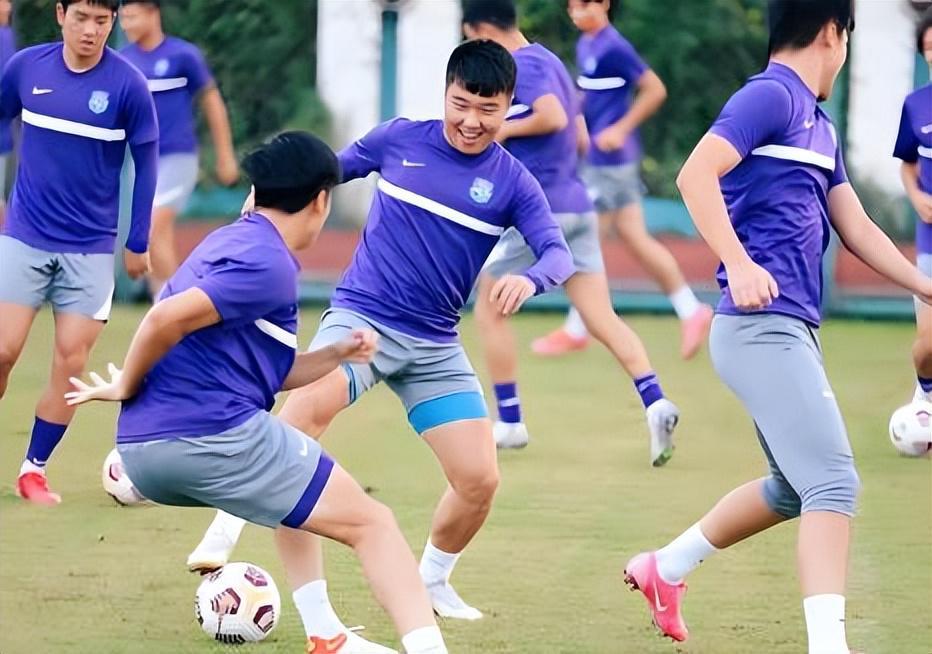 足彩-韩鹏飞已跟着蓉城冬训,为何网传他要回到津门虎,背后原因找到了